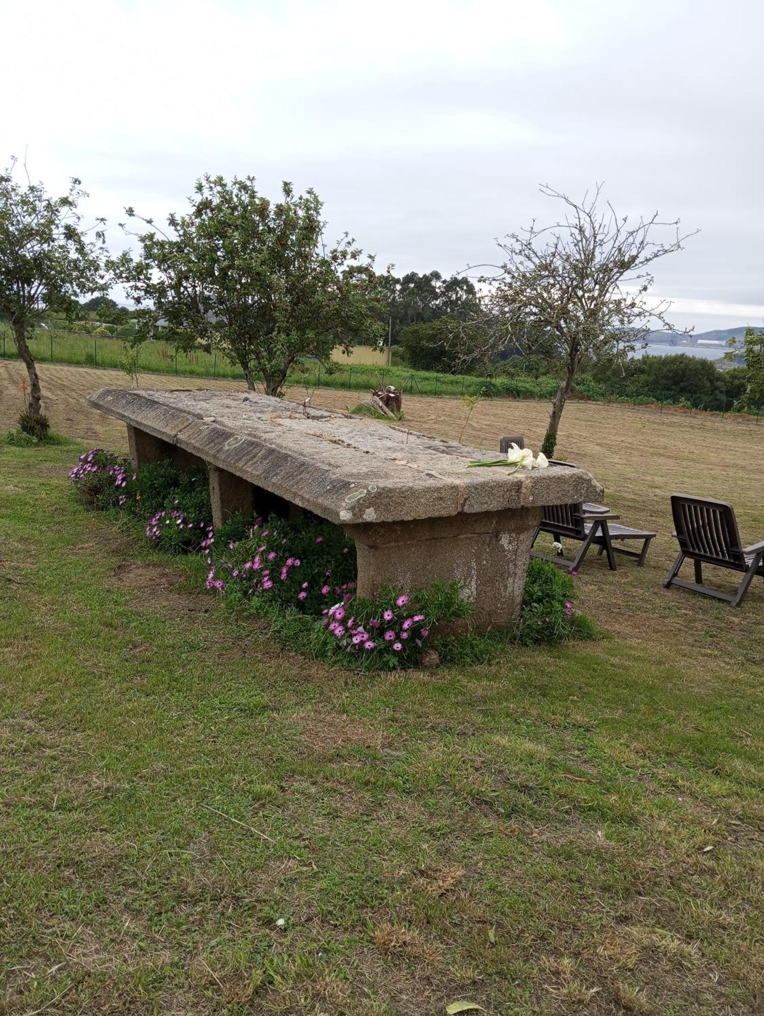 Pozo Das Leiras-Izquierda- Ares Bagian luar foto